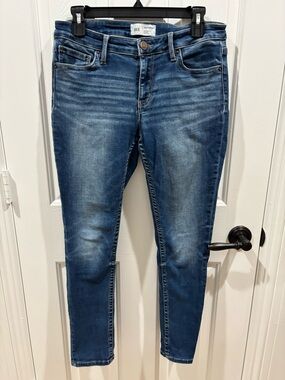 BKE Victoria Women's Medium Blue Skinny Jeans
